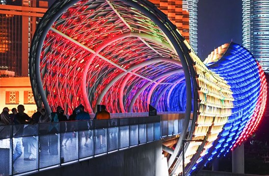 璀璨夜明珠莎羅馬行人天橋